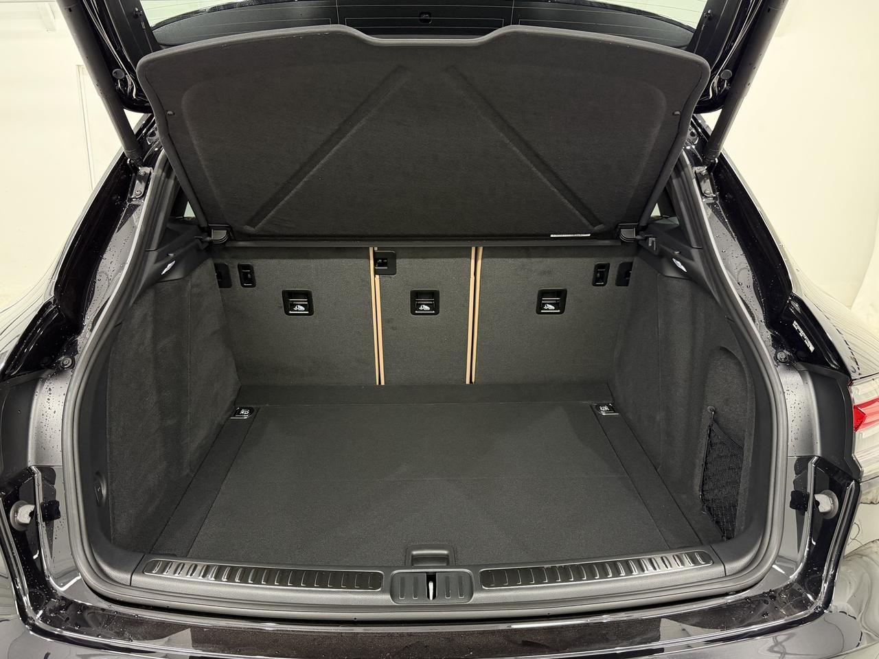 2026 Porsche Macan Newark DE