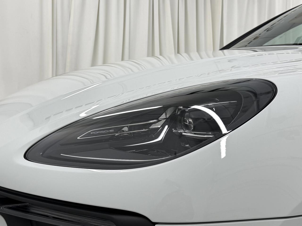 2026 Porsche Macan Newark DE