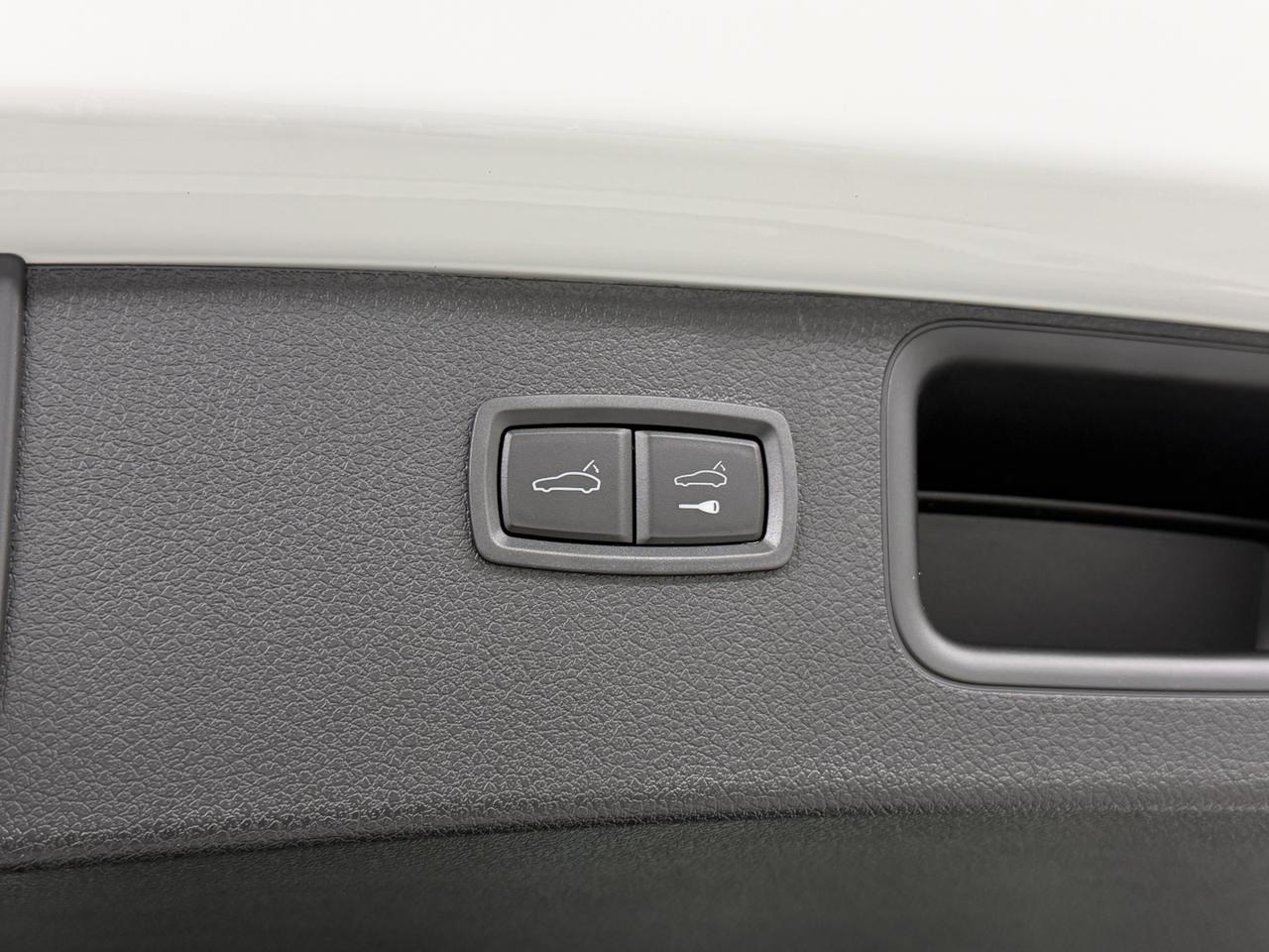 2026 Porsche Macan Newark DE