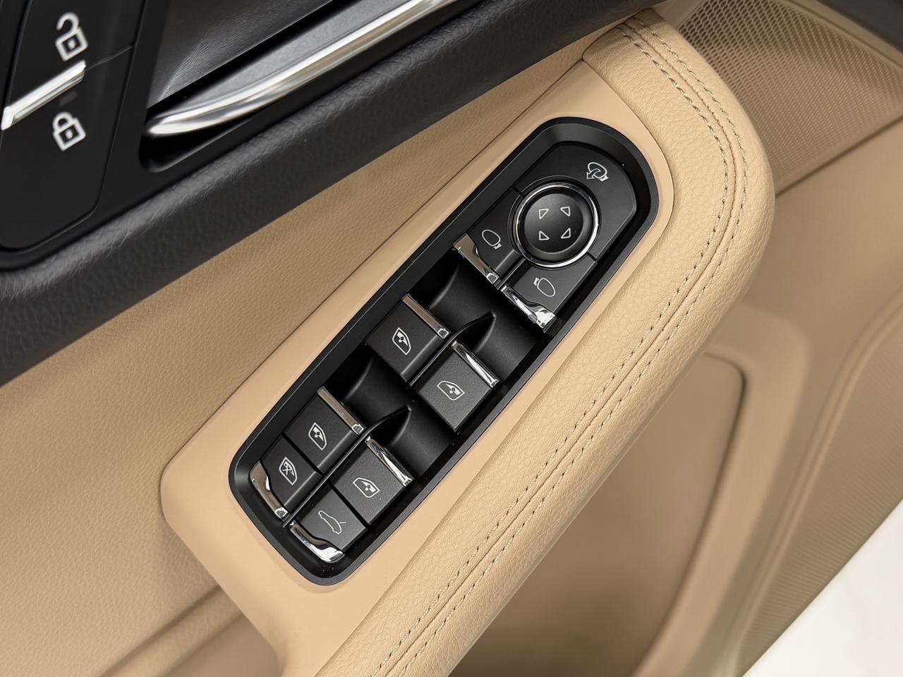 2026 Porsche Macan Newark DE