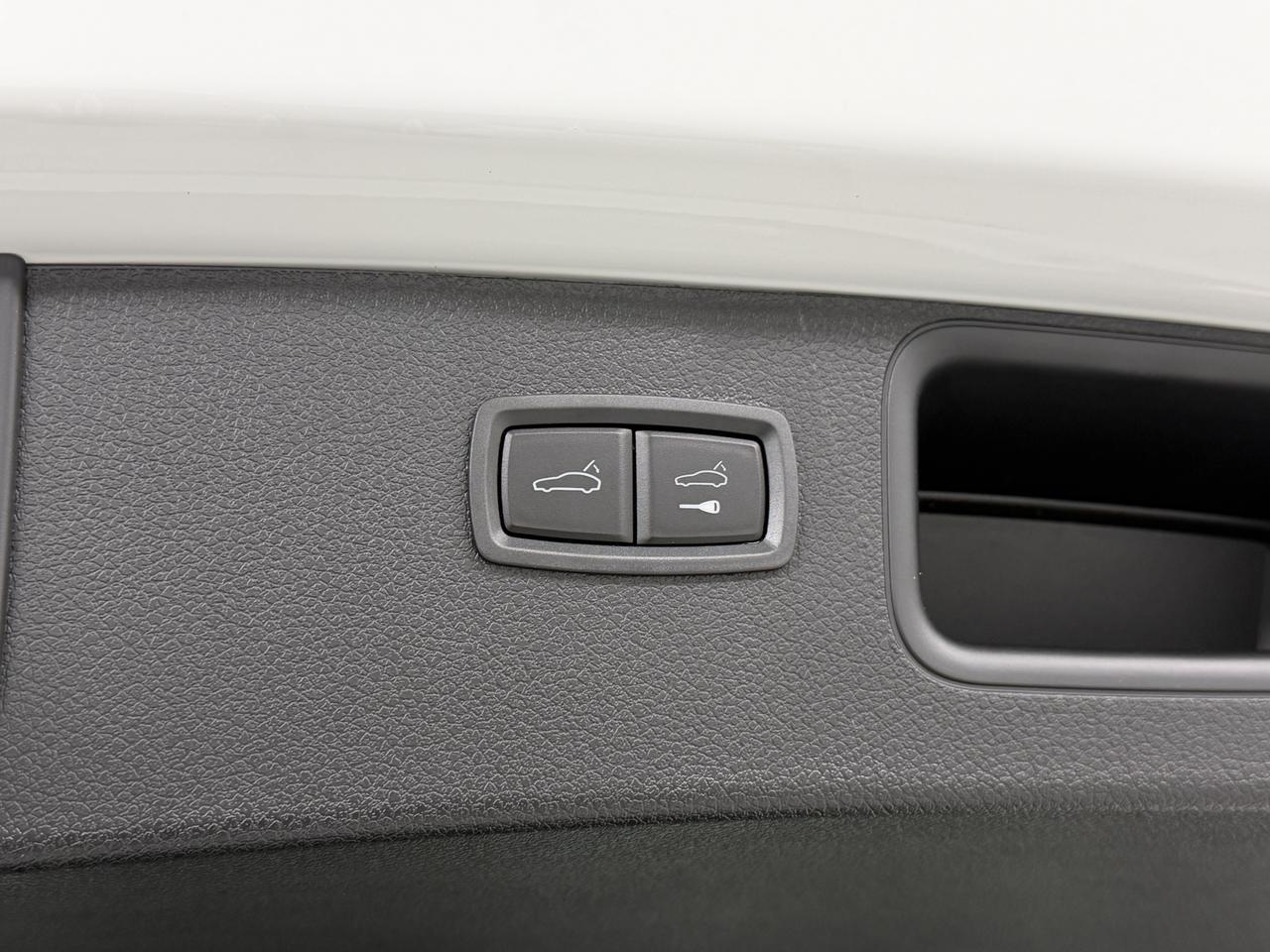 2026 Porsche Macan Newark DE