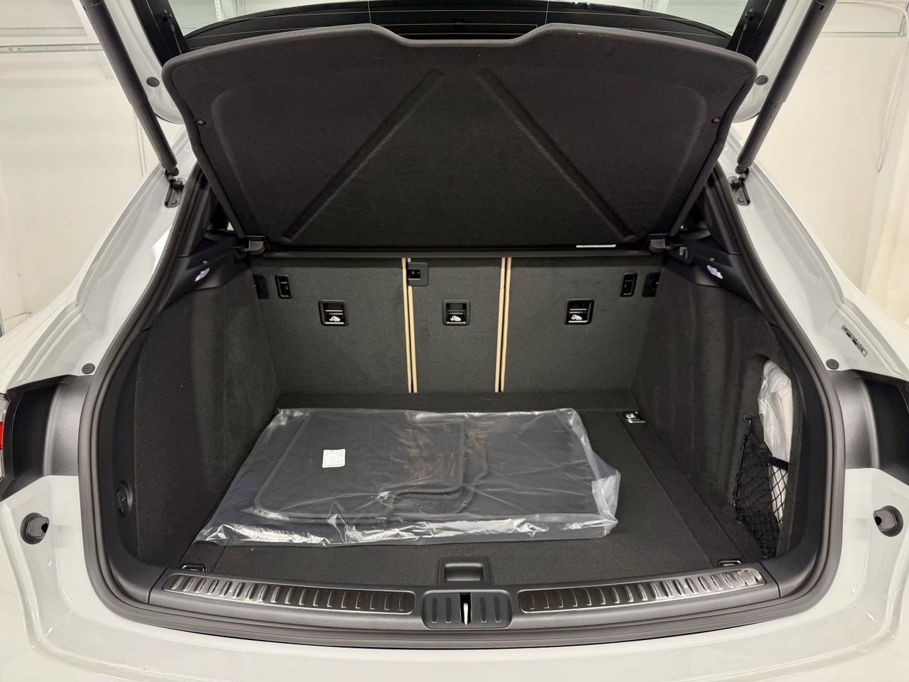 2026 Porsche Macan Newark DE