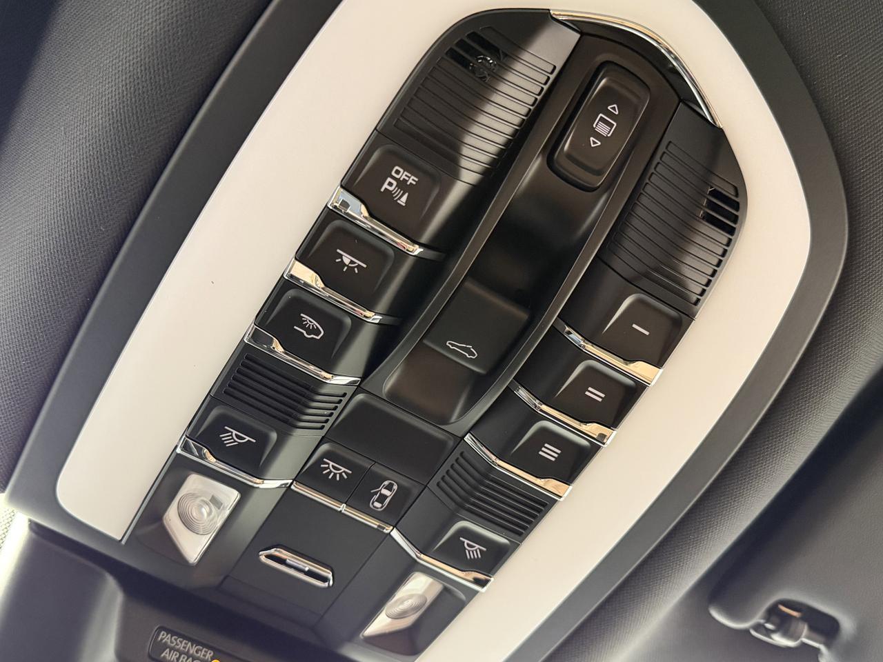 2026 Porsche Macan Newark DE