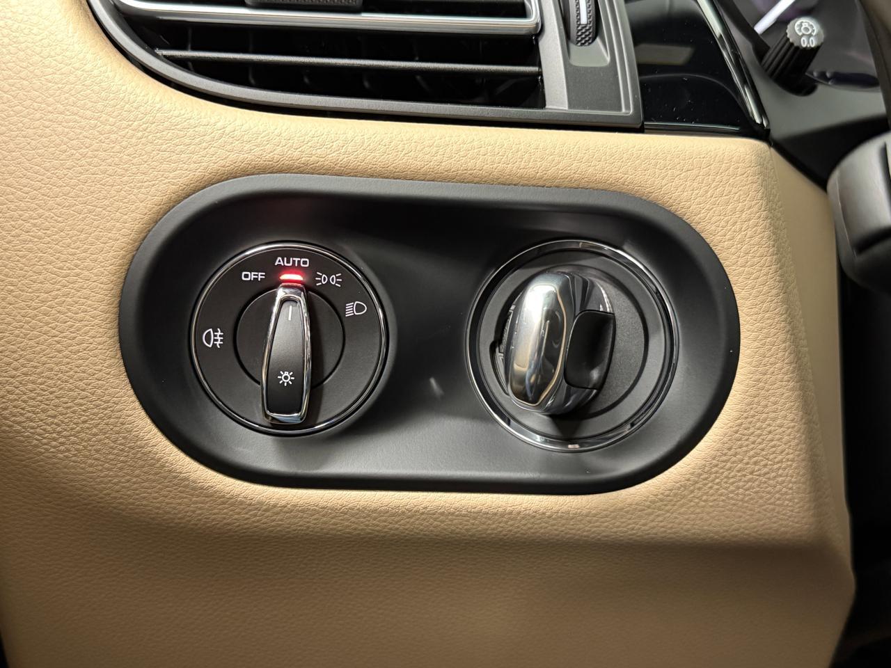 2026 Porsche Macan Newark DE