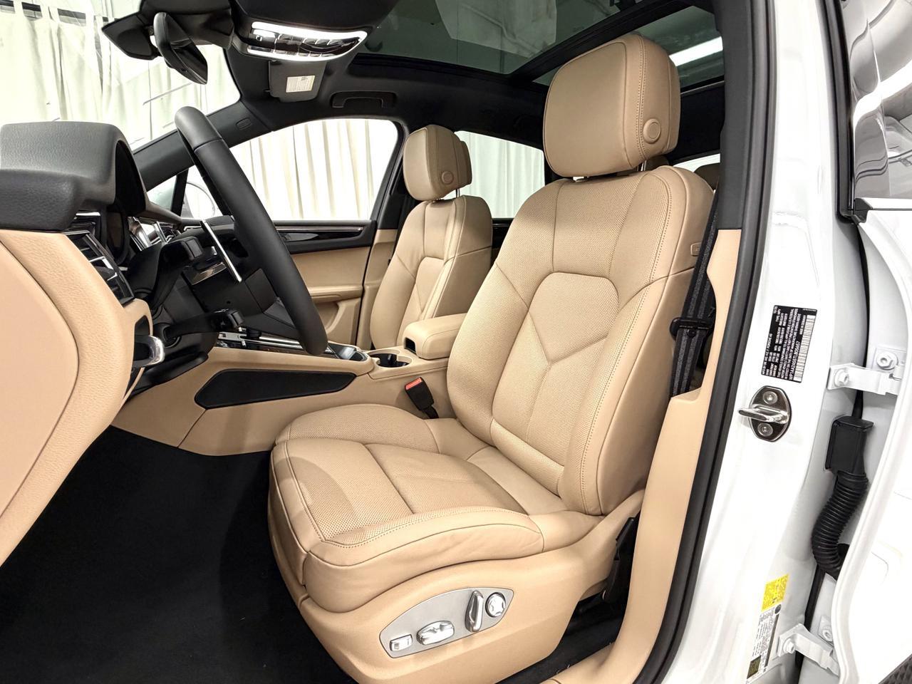 2026 Porsche Macan Newark DE