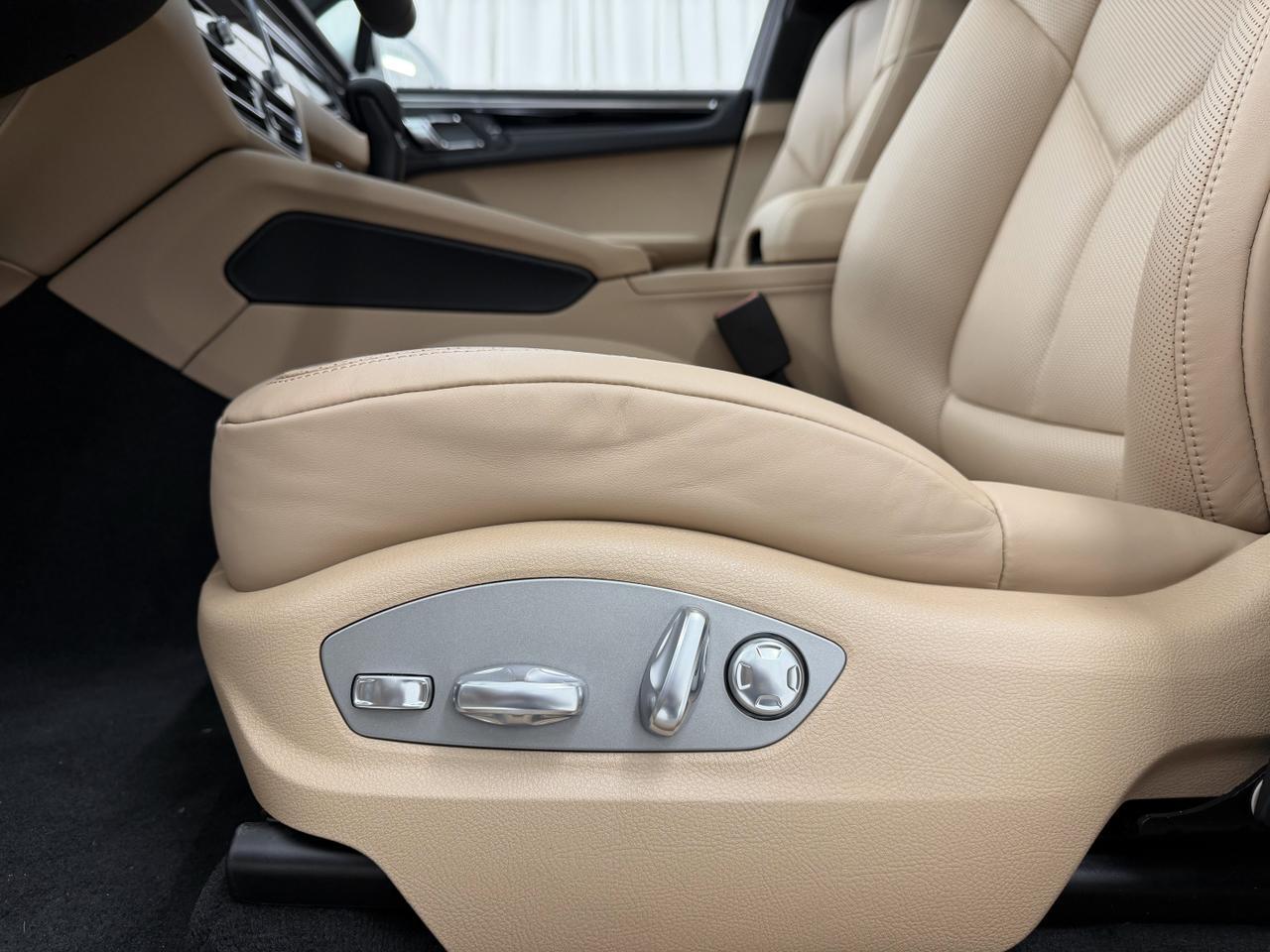 2026 Porsche Macan Newark DE