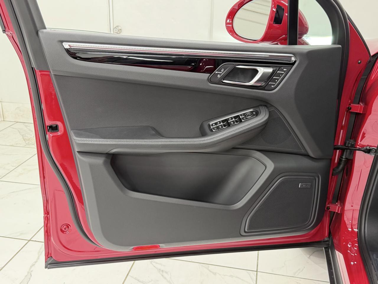 2026 Porsche Macan Newark DE