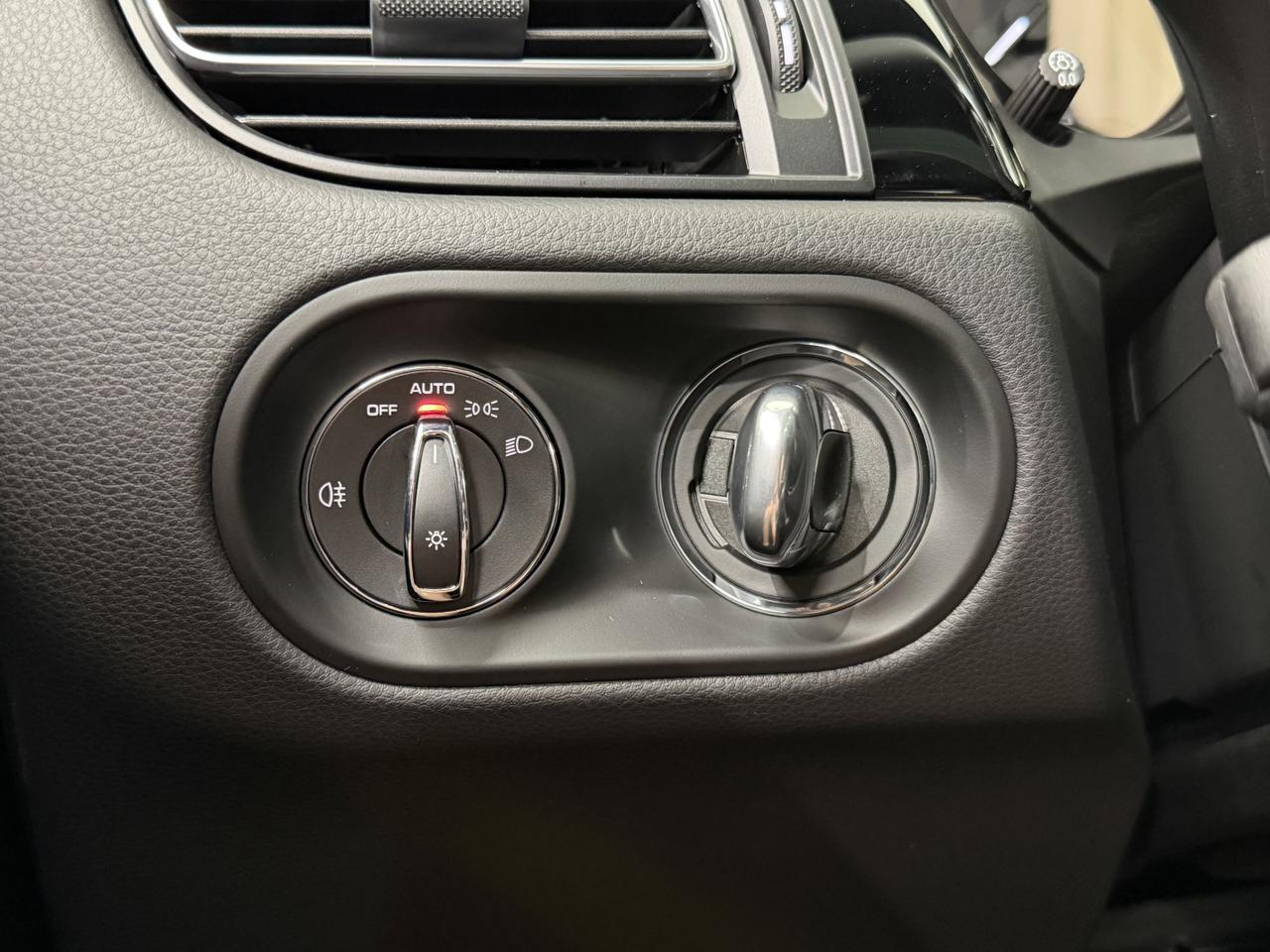 2026 Porsche Macan Newark DE