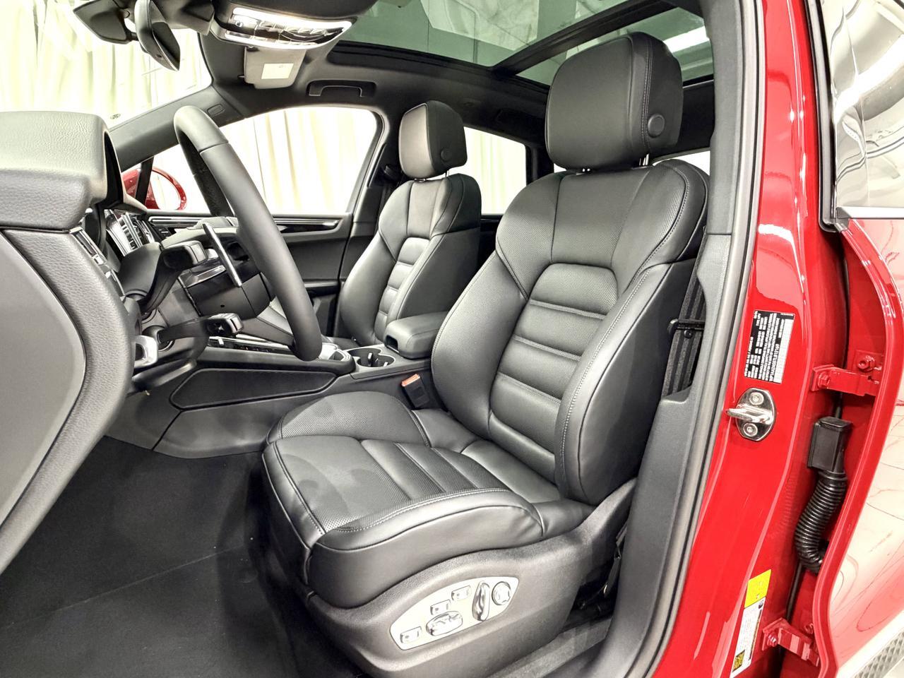 2026 Porsche Macan Newark DE