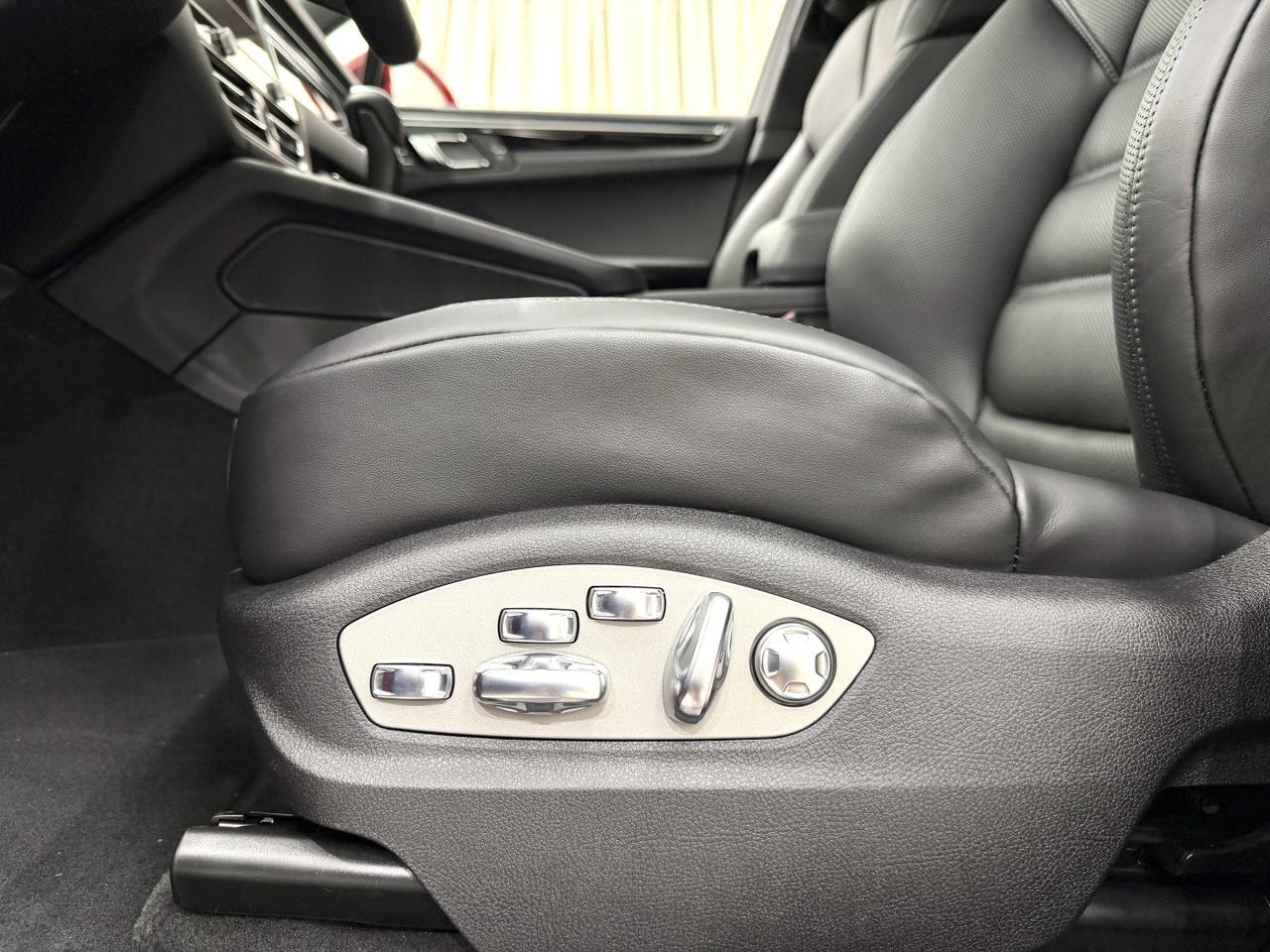 2026 Porsche Macan Newark DE