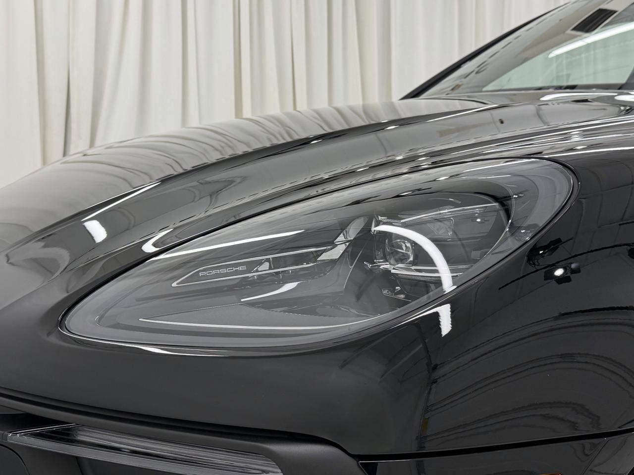 2026 Porsche Macan Newark DE