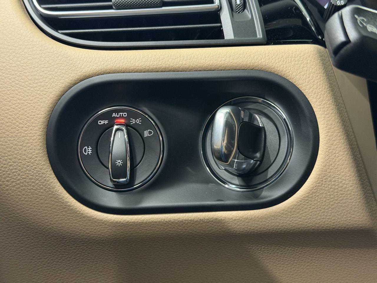 2026 Porsche Macan Newark DE