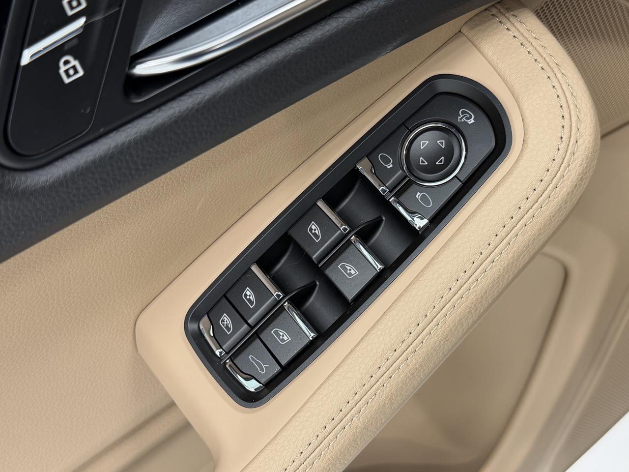 2026 Porsche Macan Newark DE