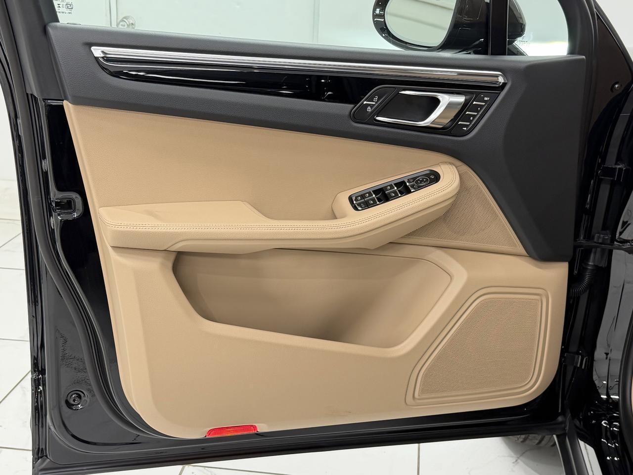 2026 Porsche Macan Newark DE
