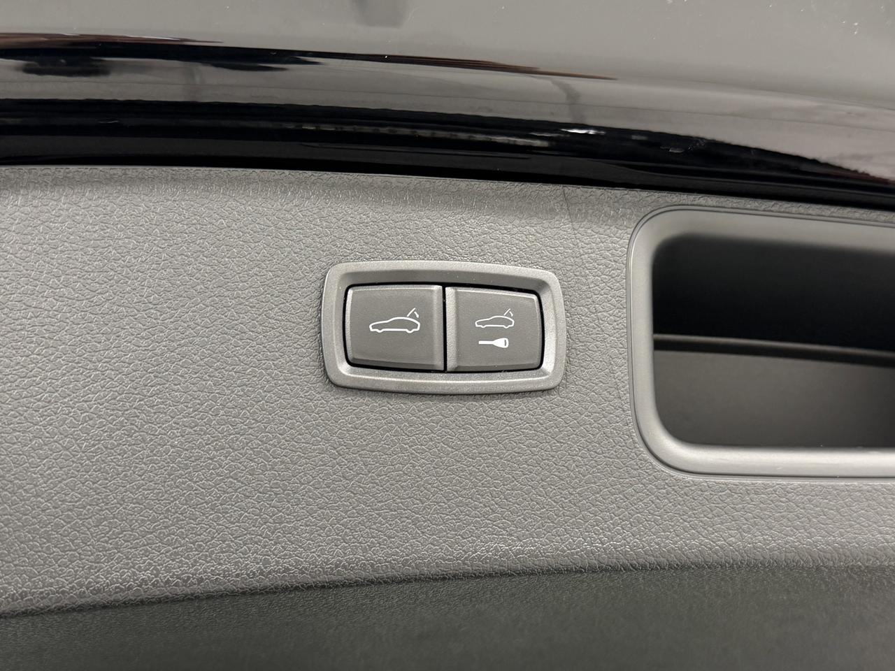 2026 Porsche Macan Newark DE