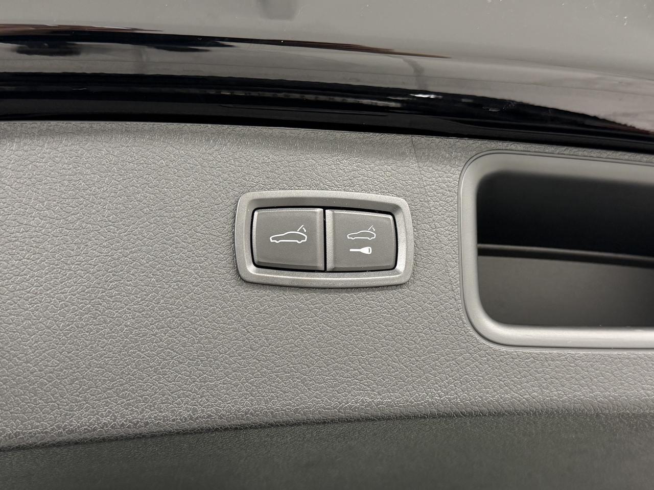 2026 Porsche Macan Newark DE
