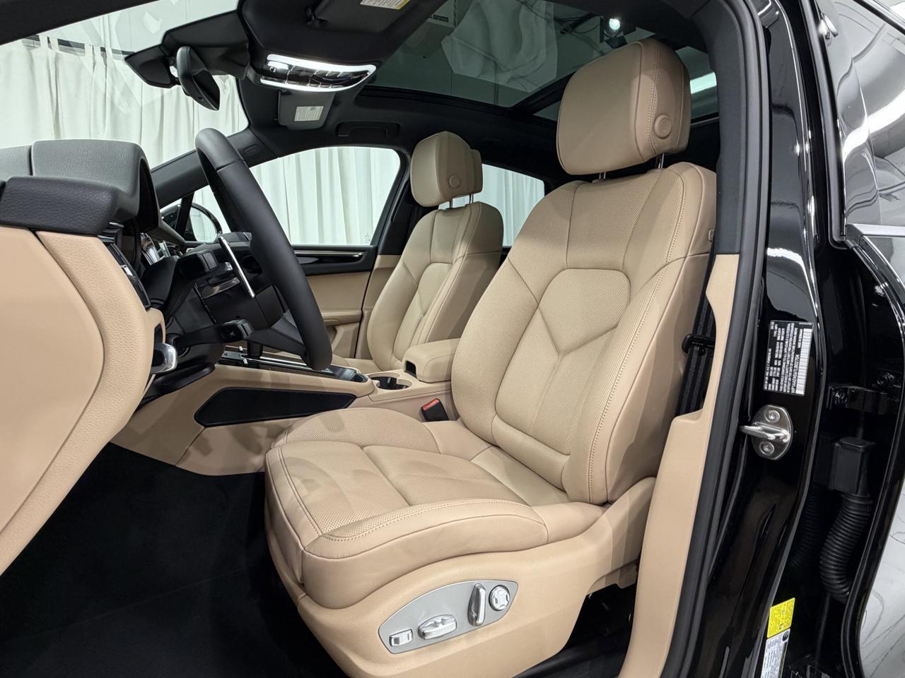 2026 Porsche Macan Newark DE