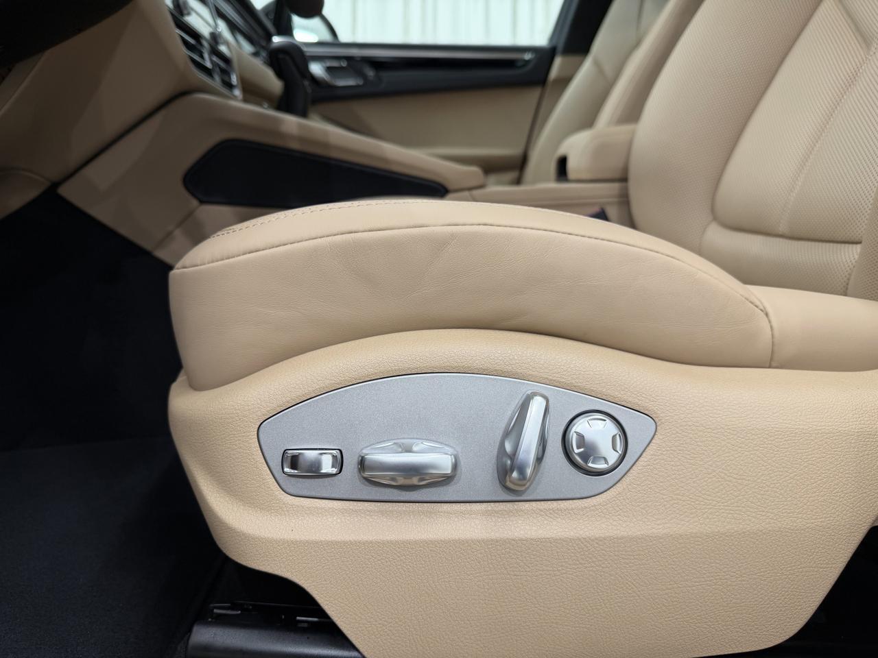 2026 Porsche Macan Newark DE