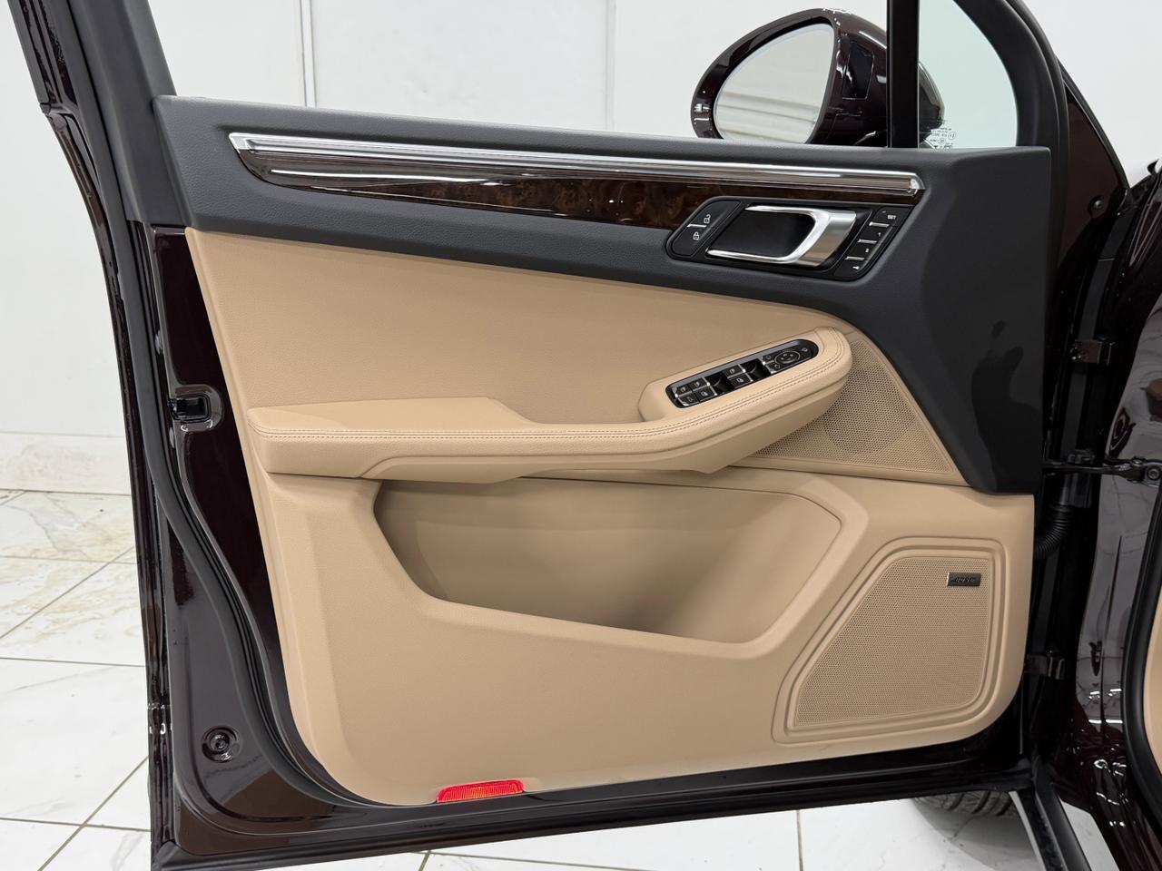 2026 Porsche Macan Newark DE