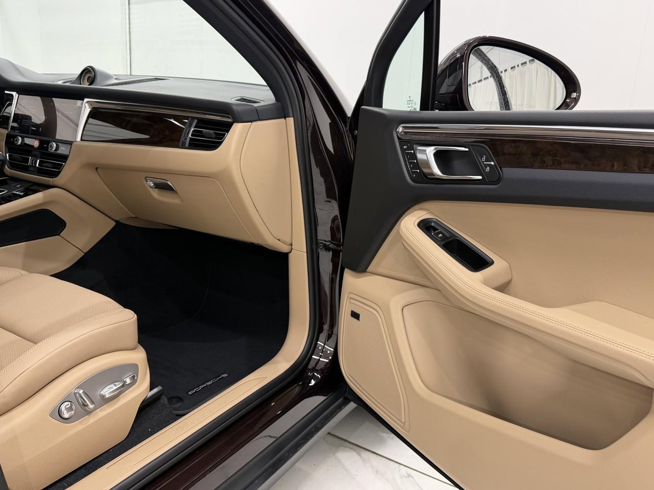 2026 Porsche Macan Newark DE