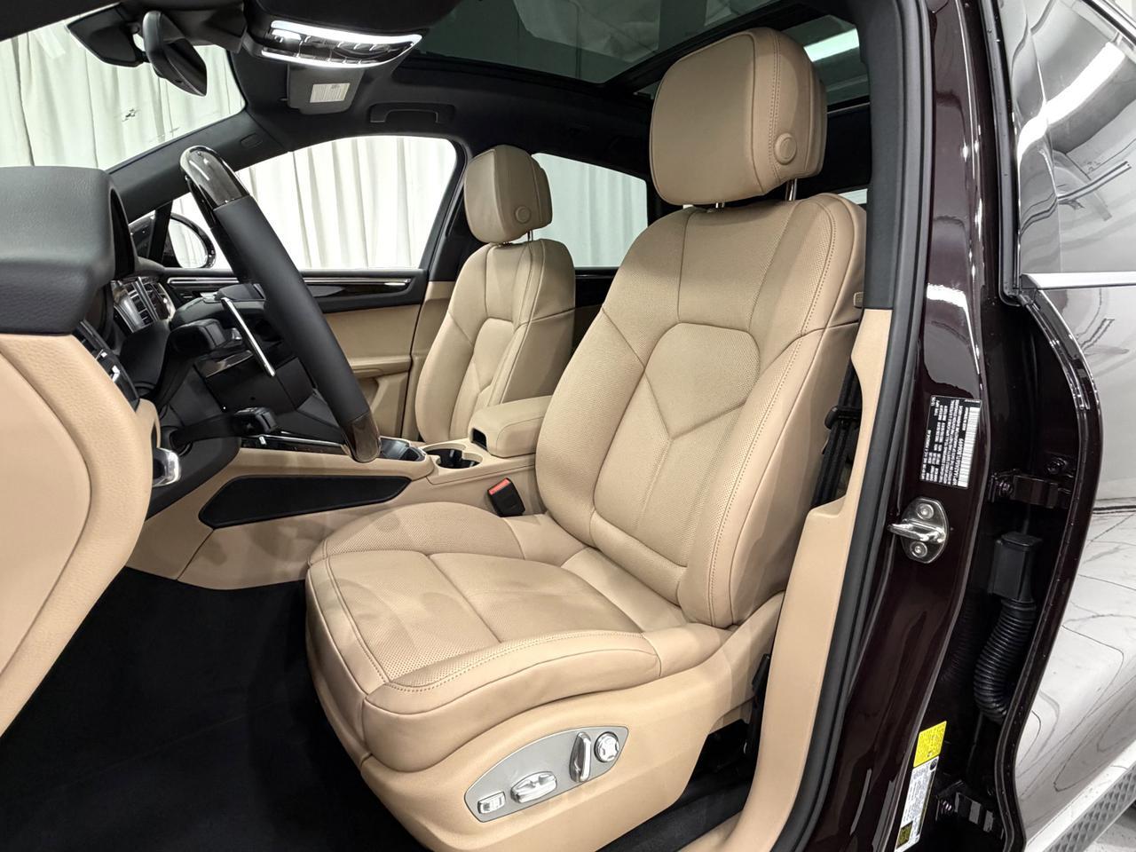 2026 Porsche Macan Newark DE