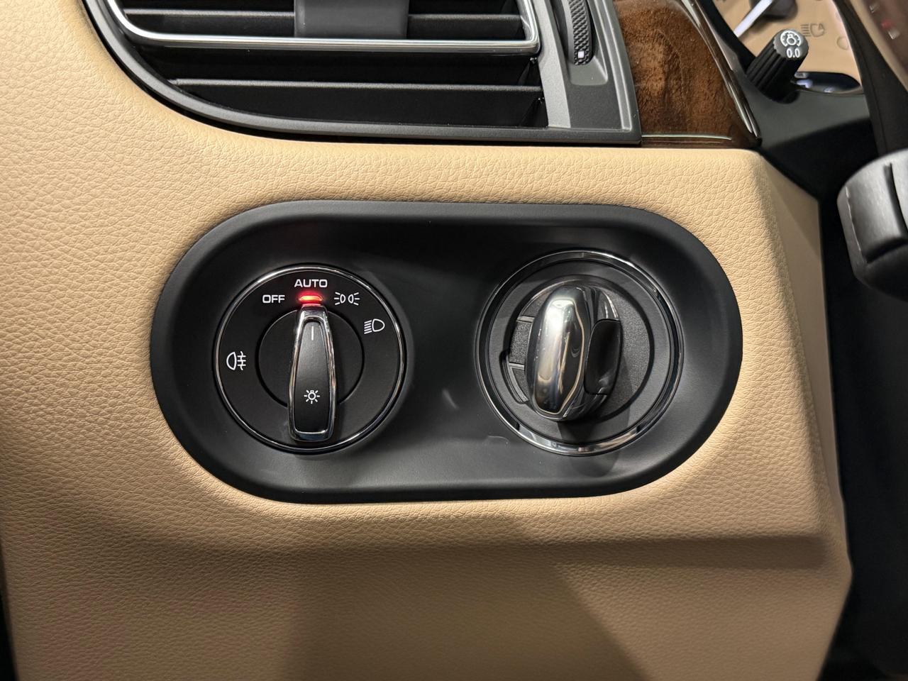 2026 Porsche Macan Newark DE