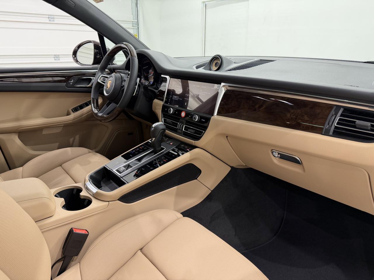 2026 Porsche Macan Newark DE