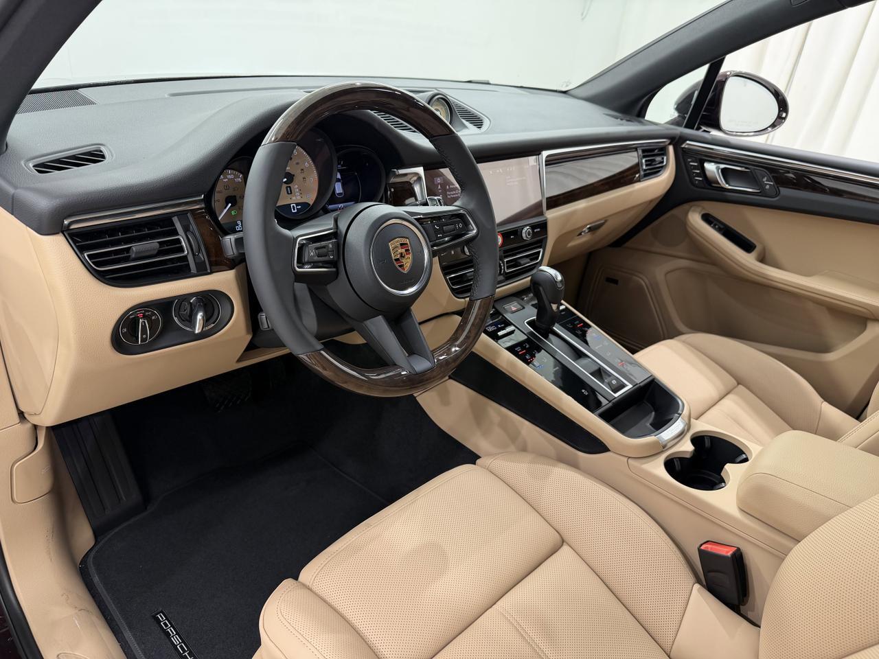 2026 Porsche Macan Newark DE