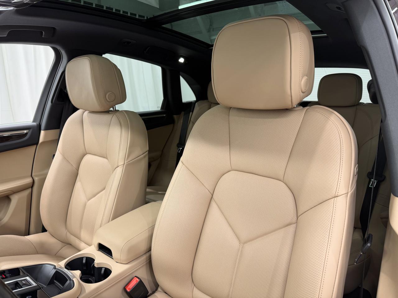 2026 Porsche Macan Newark DE