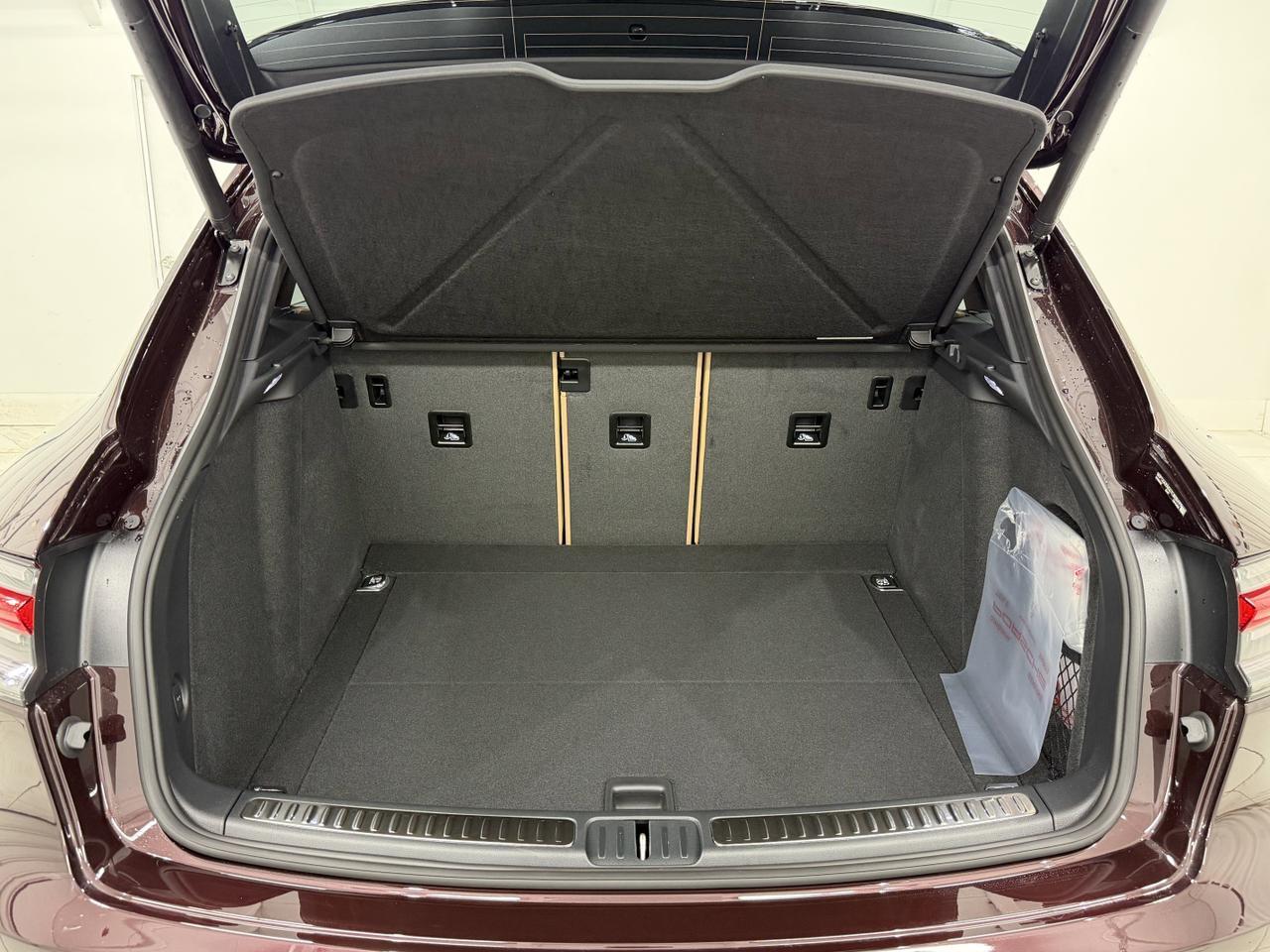 2026 Porsche Macan Newark DE