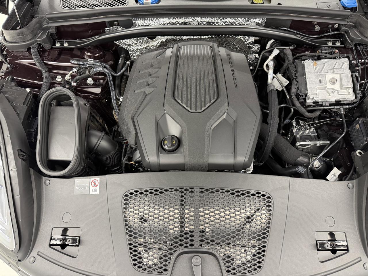 2026 Porsche Macan Newark DE