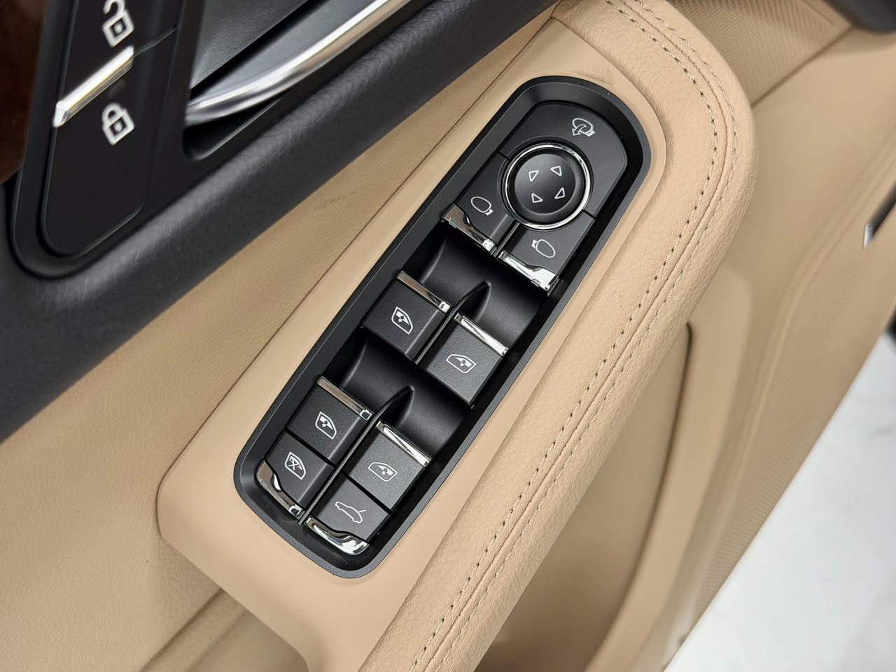 2026 Porsche Macan Newark DE