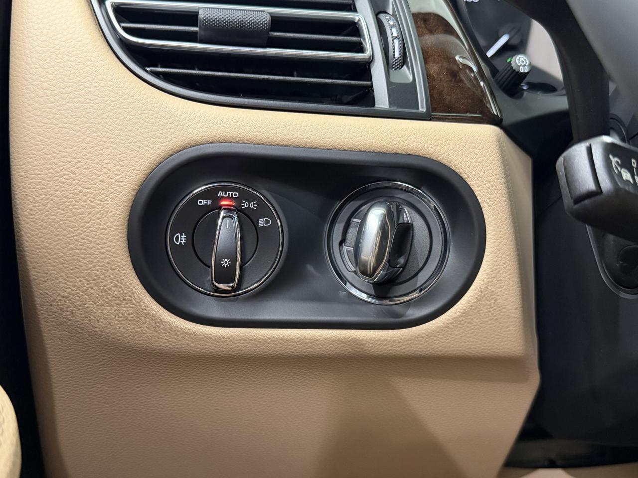 2026 Porsche Macan Newark DE