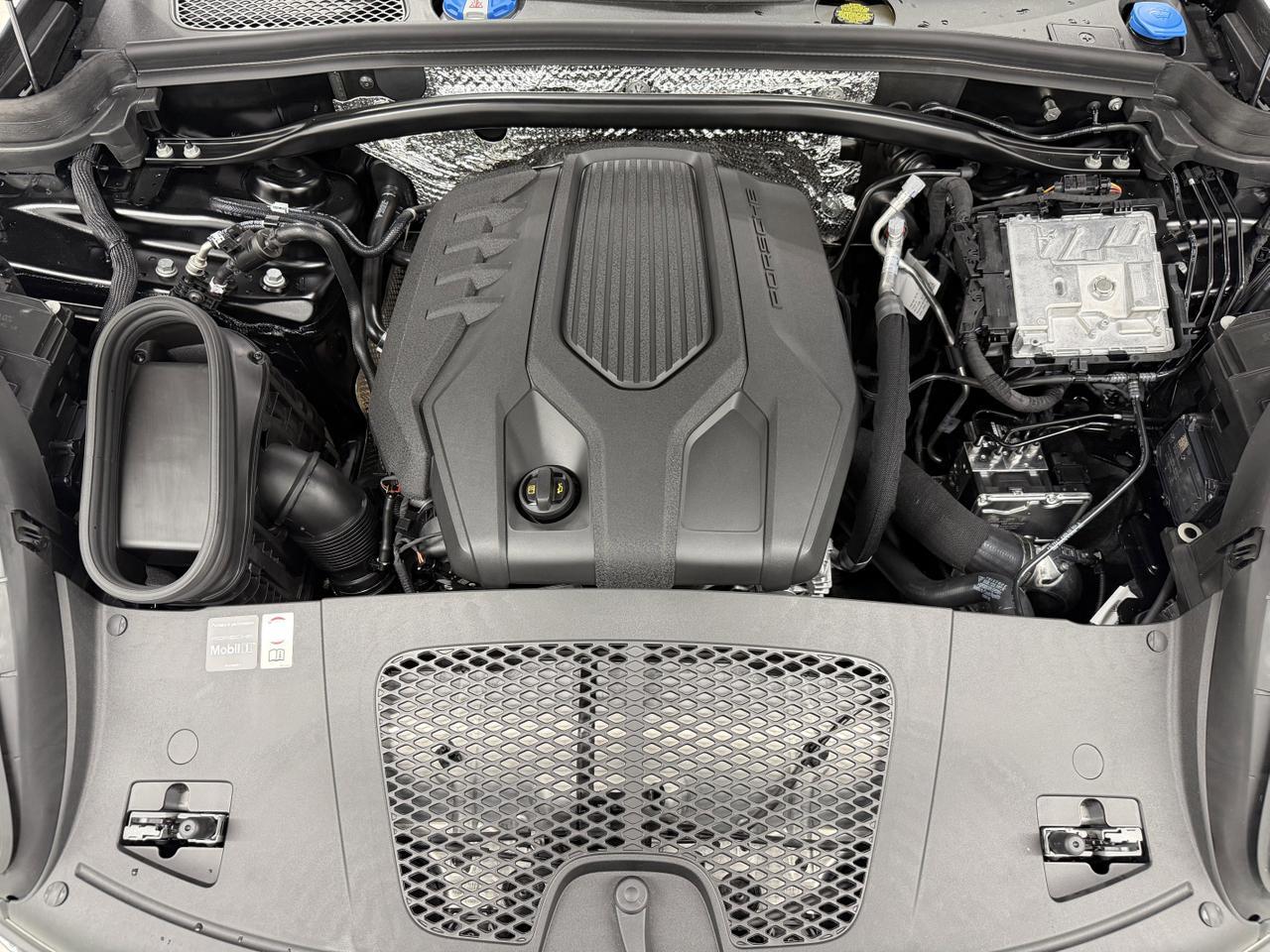 2026 Porsche Macan Newark DE