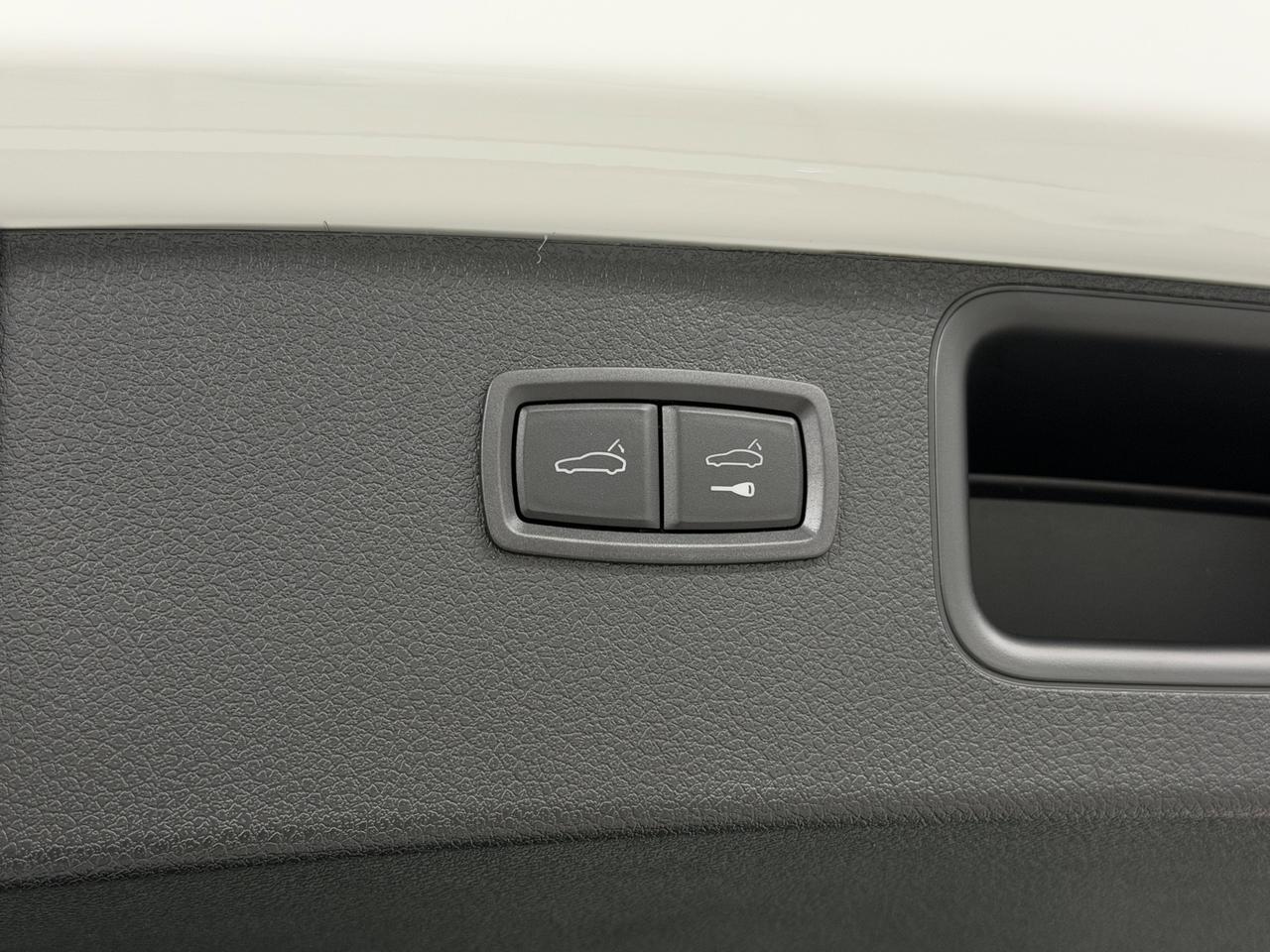 2026 Porsche Macan Newark DE