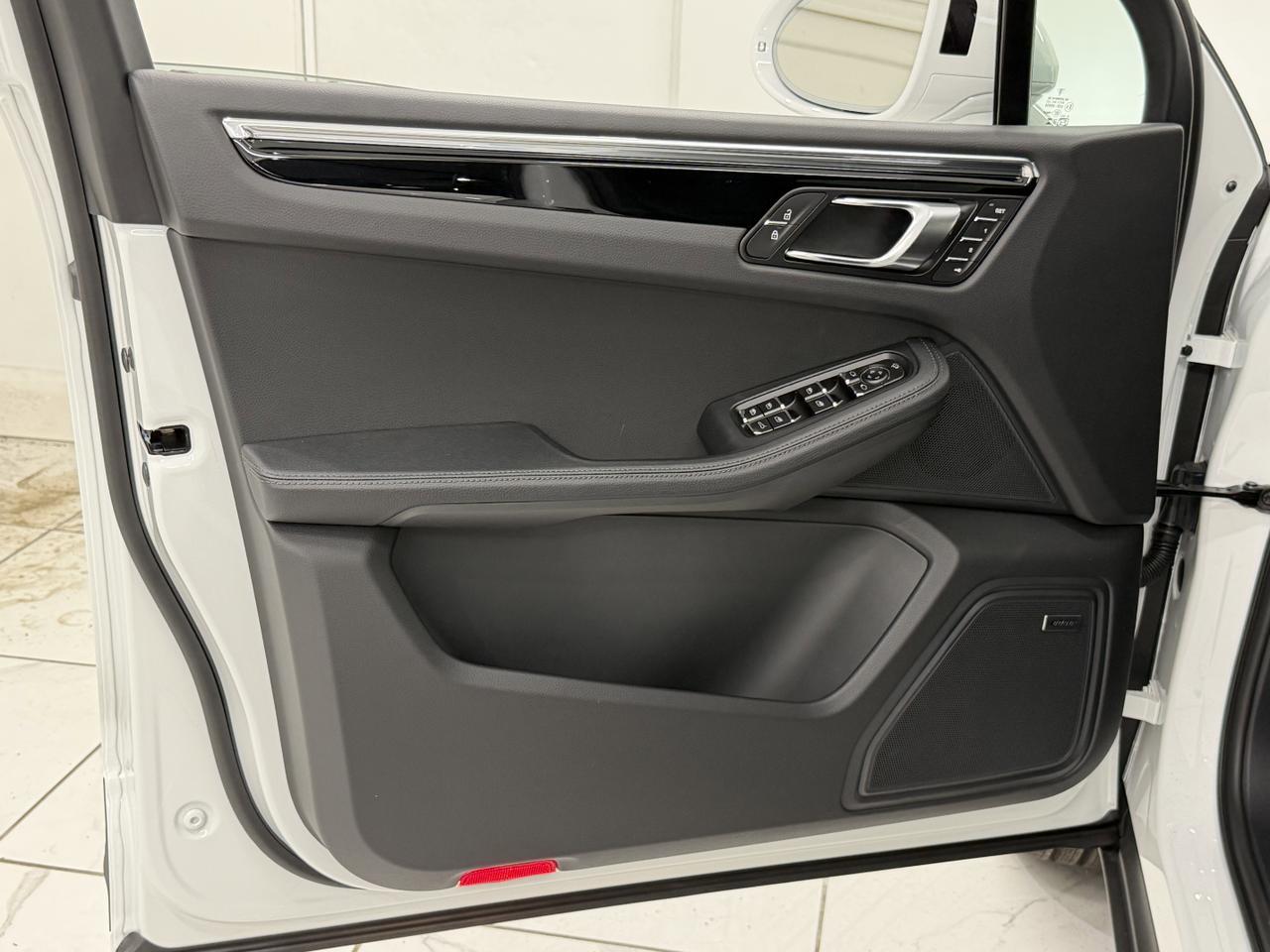 2026 Porsche Macan Newark DE