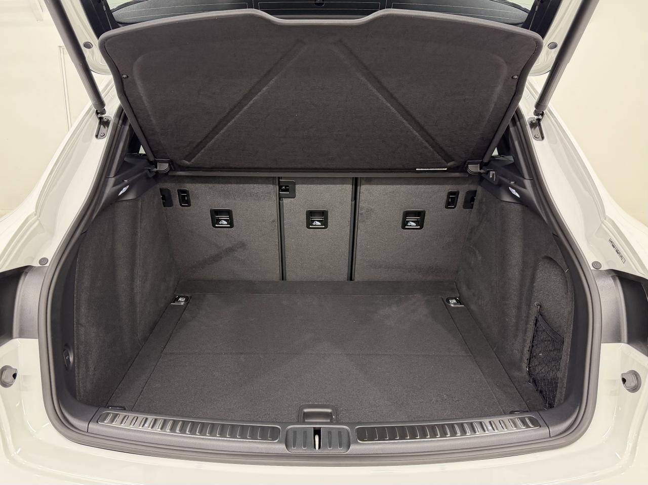 2026 Porsche Macan Newark DE