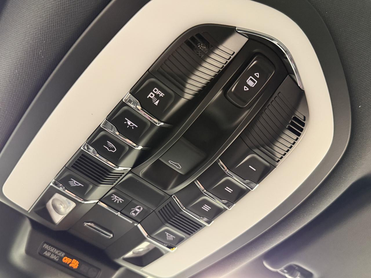 2026 Porsche Macan Newark DE