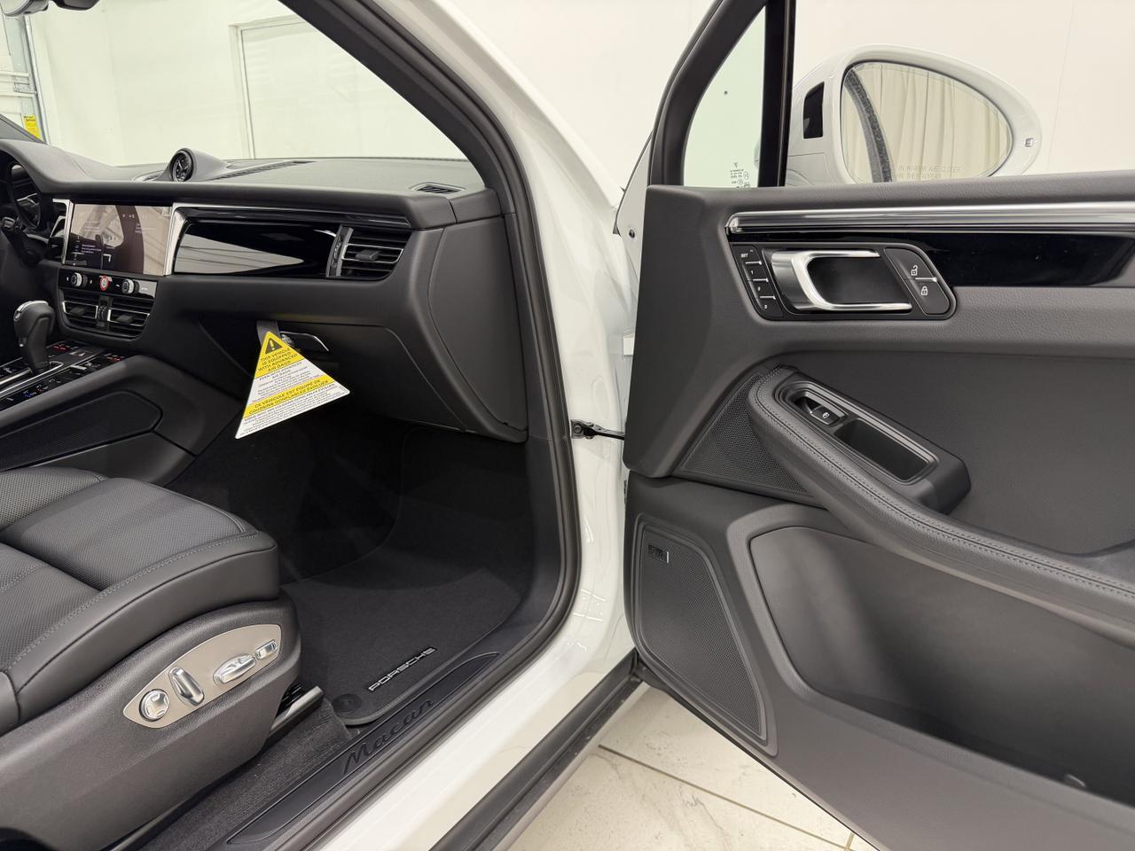 2026 Porsche Macan Newark DE