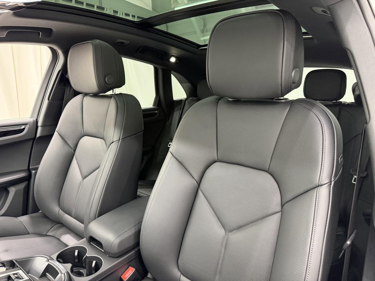 2026 Porsche Macan Newark DE