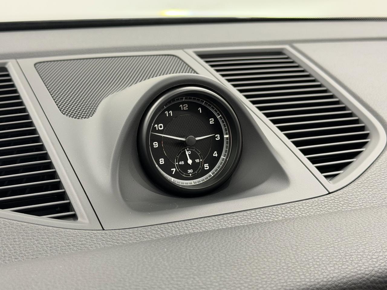 2026 Porsche Macan Newark DE