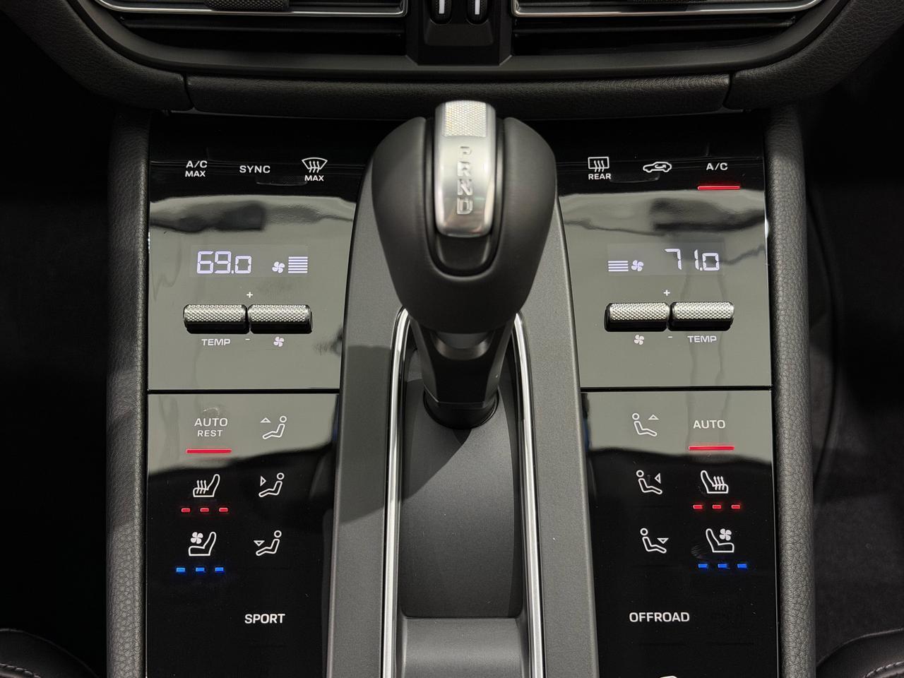 2026 Porsche Macan Newark DE