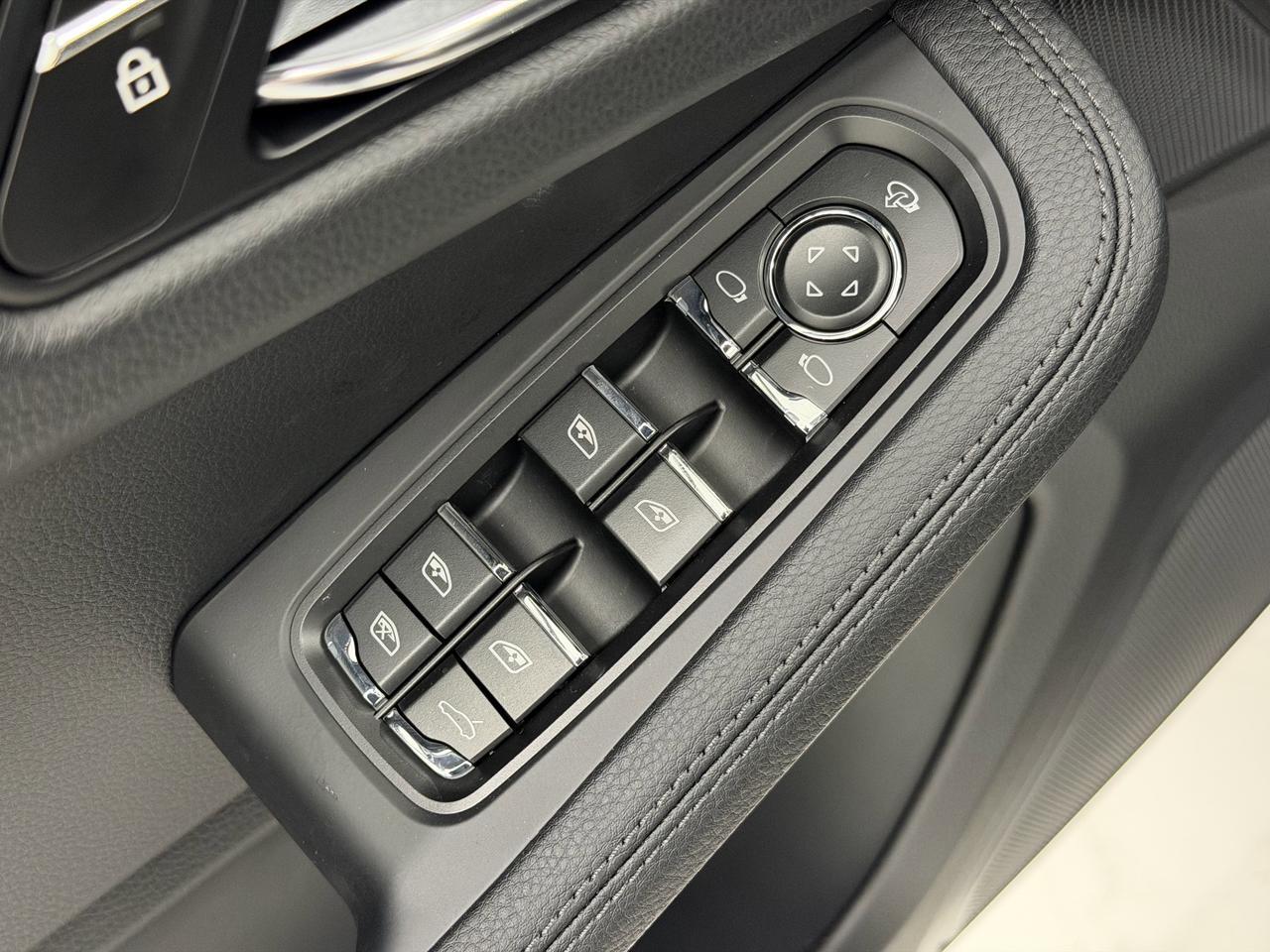 2026 Porsche Macan Newark DE