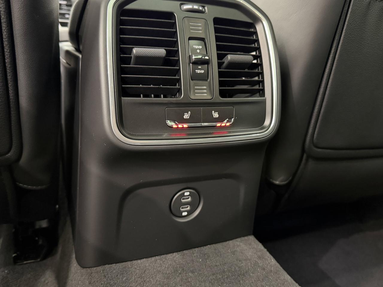 2026 Porsche Macan Newark DE