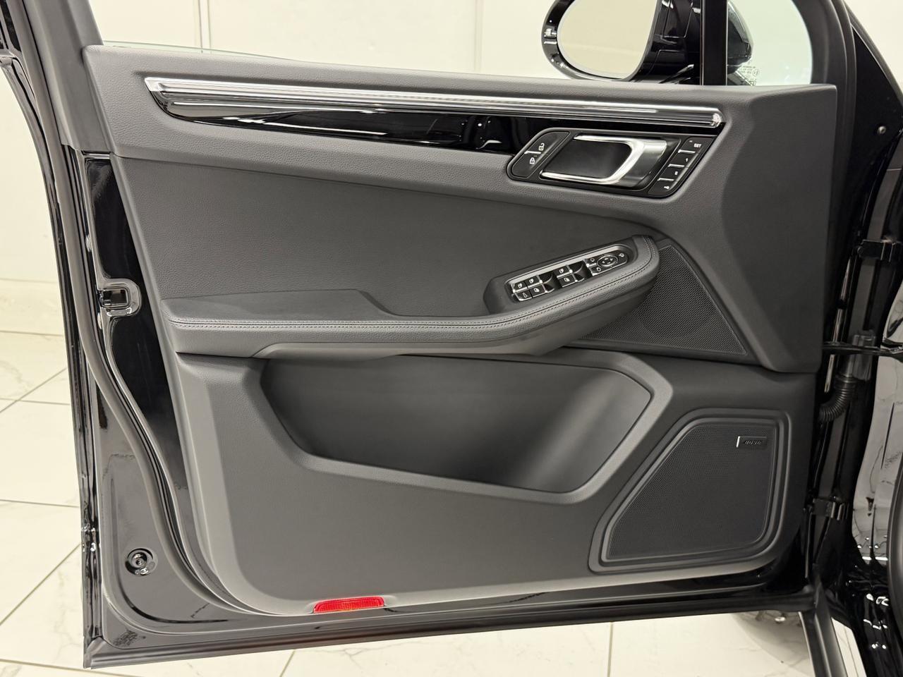 2026 Porsche Macan Newark DE