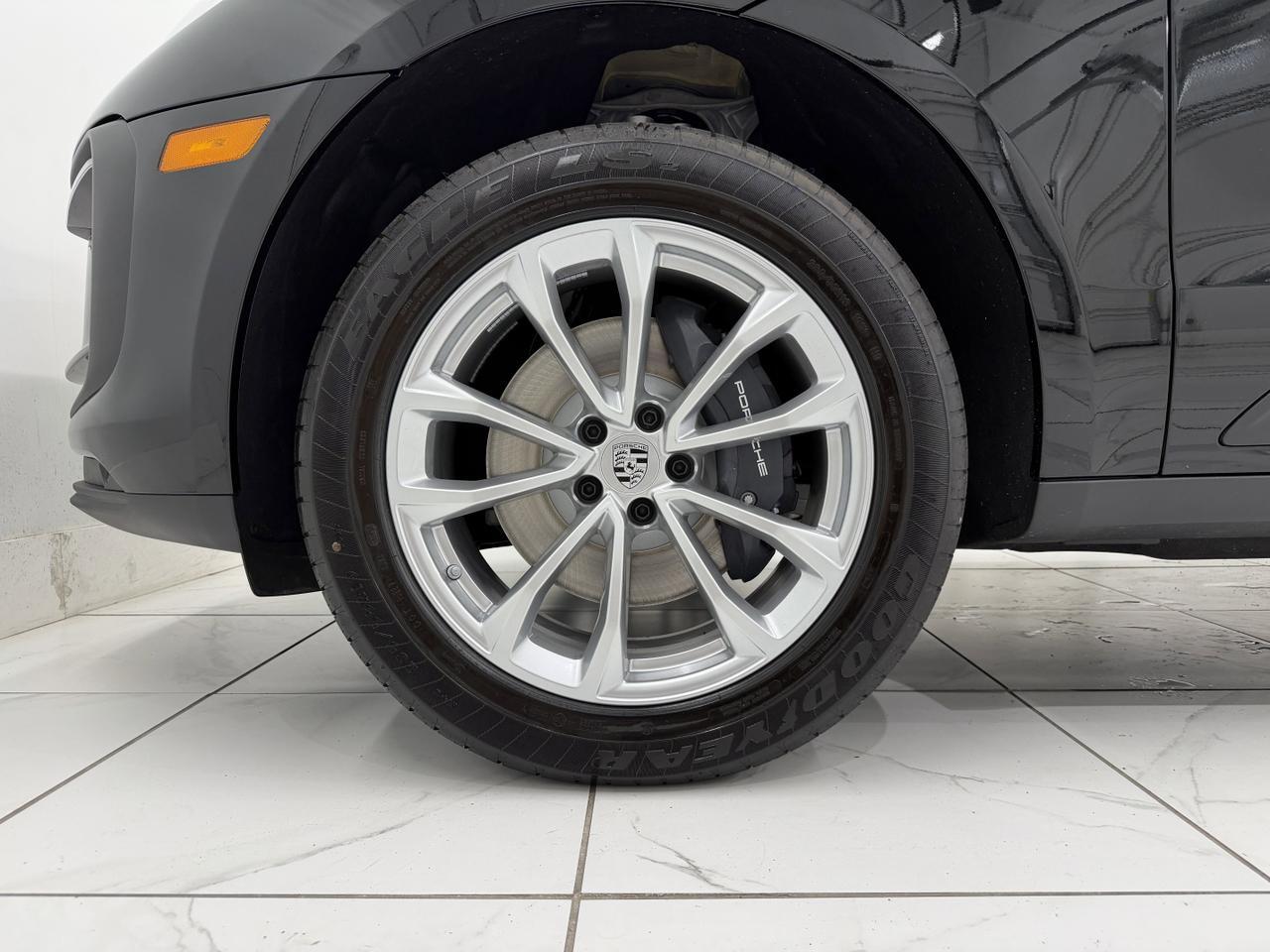 2026 Porsche Macan Newark DE