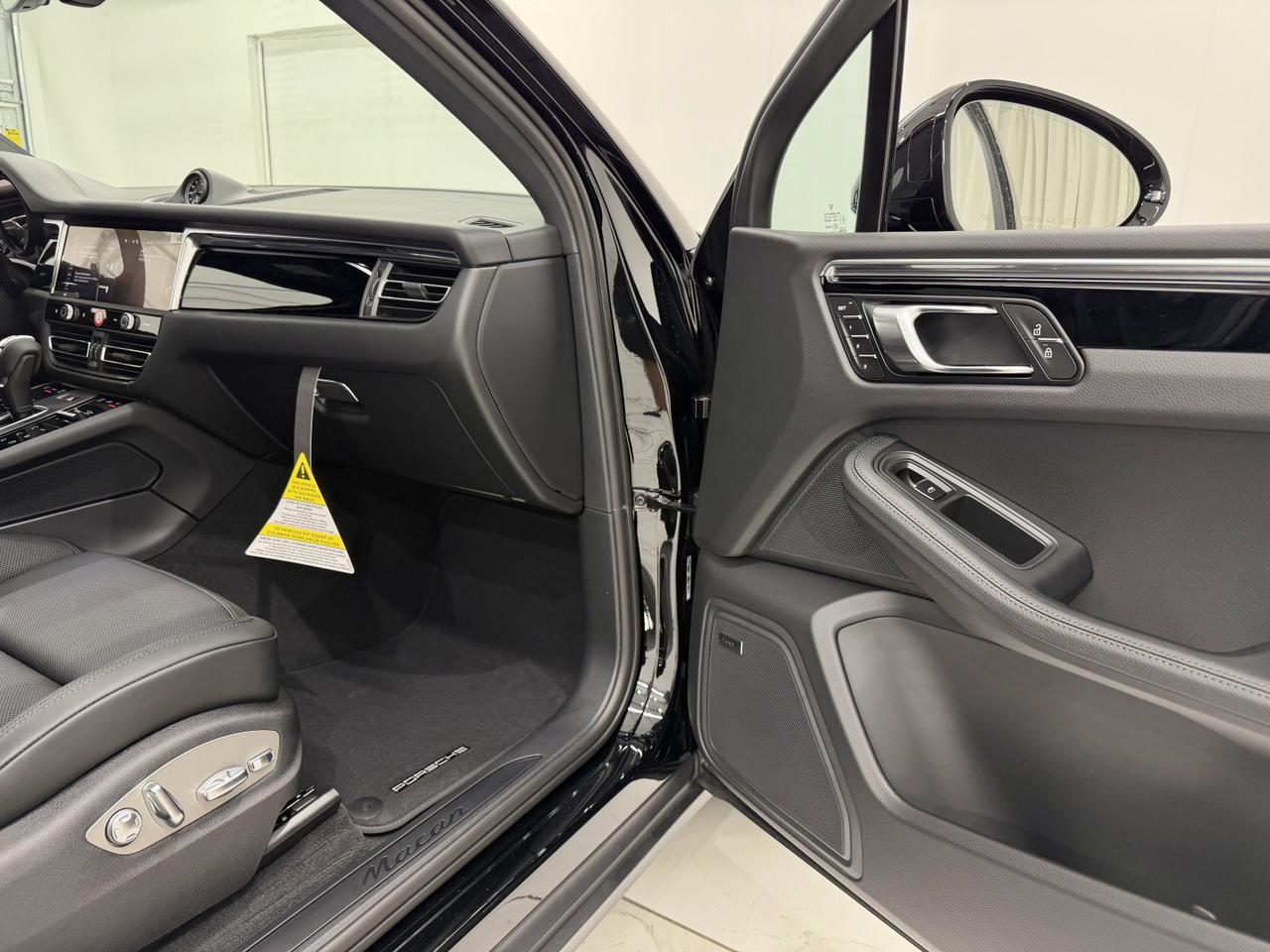 2026 Porsche Macan Newark DE
