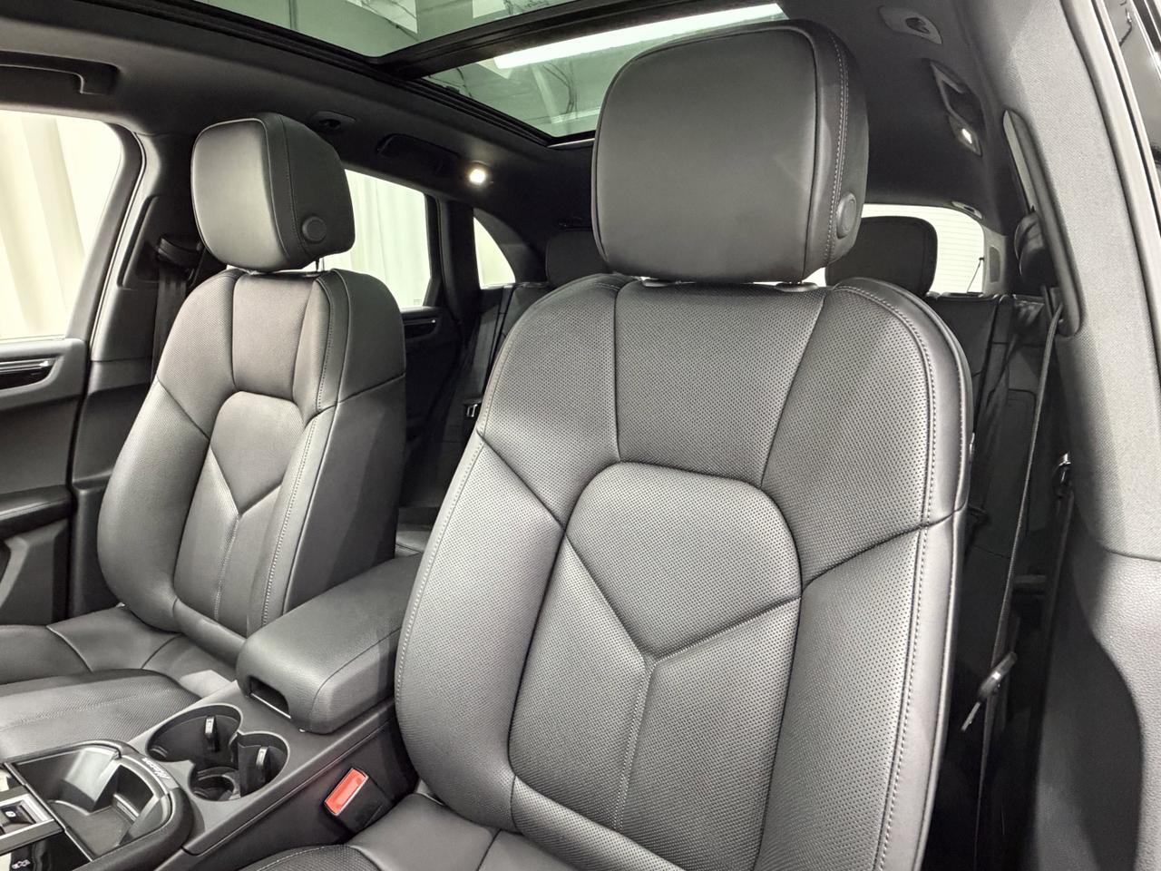 2026 Porsche Macan Newark DE
