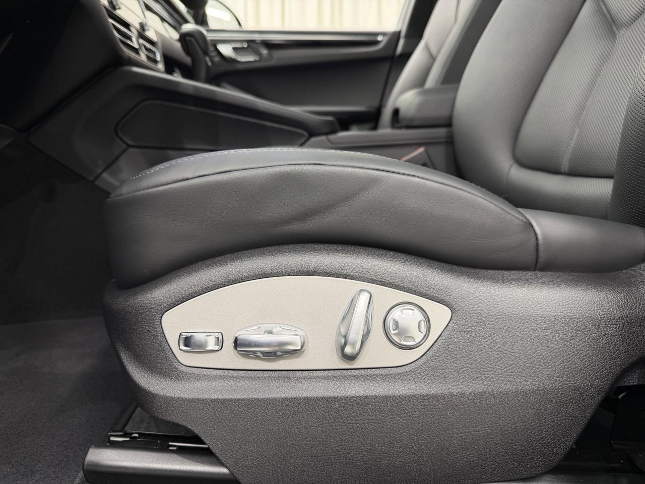2026 Porsche Macan Newark DE