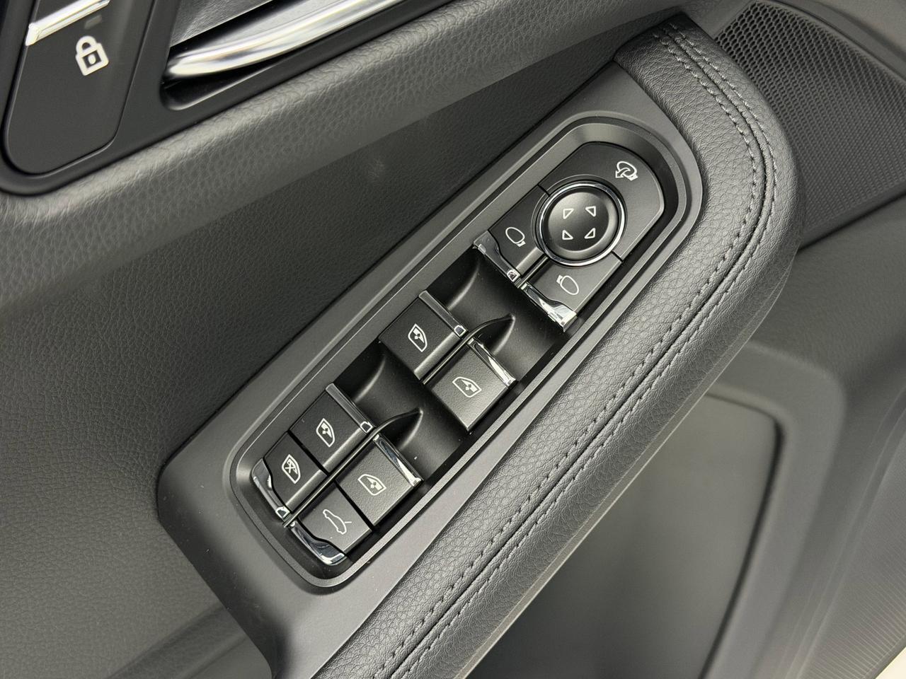 2026 Porsche Macan Newark DE